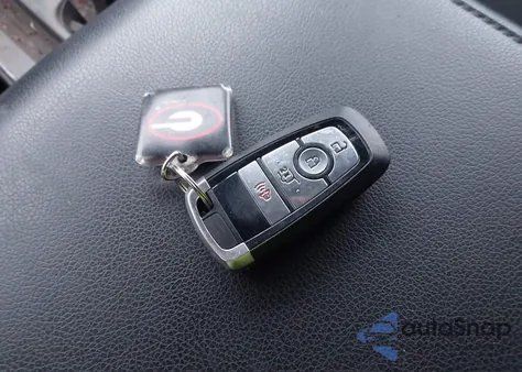 2020 Ford Expedition Xlt z USA, uszkodzony, nr VIN 1FMJU1HT2LEA54562